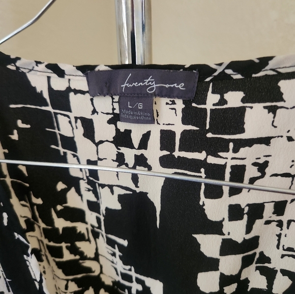 Twentyone Sleeveless Mini Dress - Picture 3 of 3